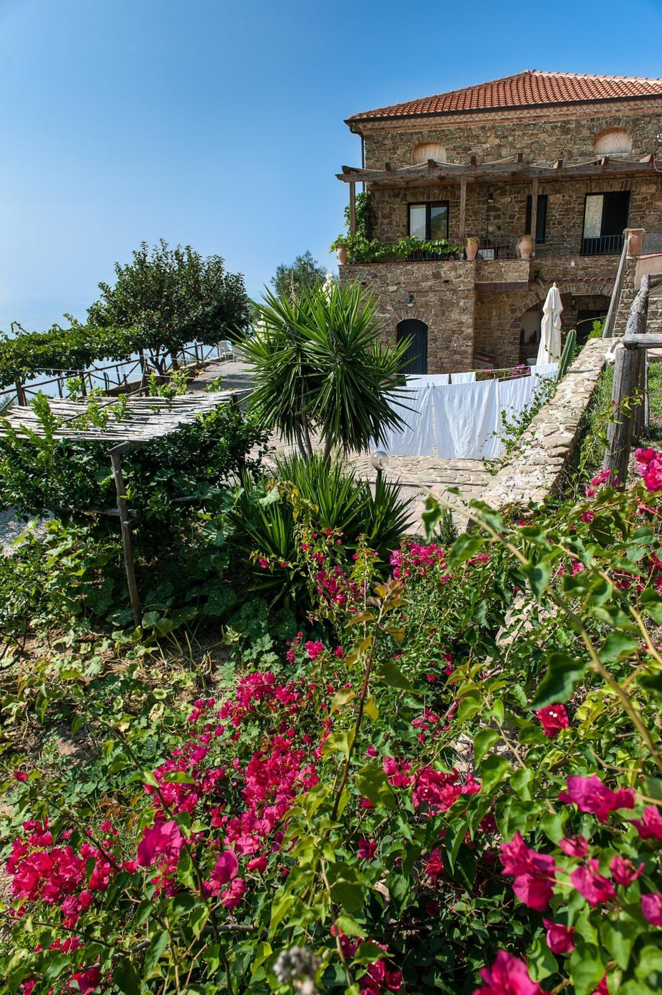 Landhuis Casale Santa Rosalia Charme And San Mauro Cilento